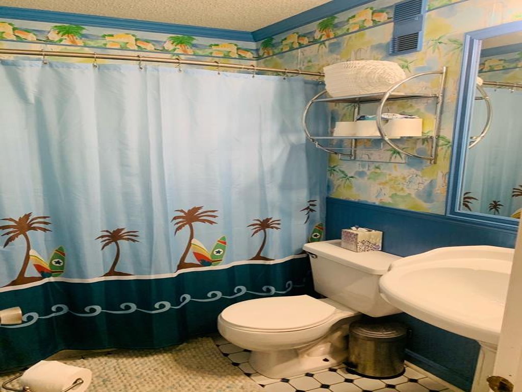 Seven Seas - 7C / 1068 Ocean Blvd West Vacation Rental in Holden Beach - RedAwning