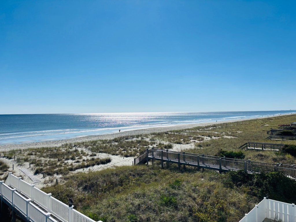 Summer Sandcastle / 715 Ocean Blvd West Vacation Rental in Holden Beach - RedAwning