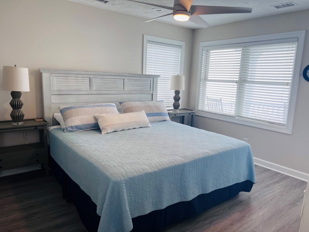Beaches be Crazy / 295 Ocean Blvd W Vacation Rental in Holden Beach - RedAwning