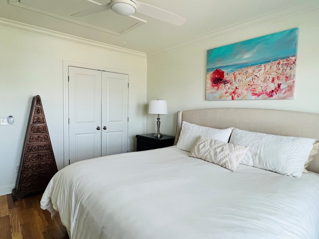 The Rainbow Connection / 165 Ocean Blvd East Vacation Rental in Holden Beach - RedAwning