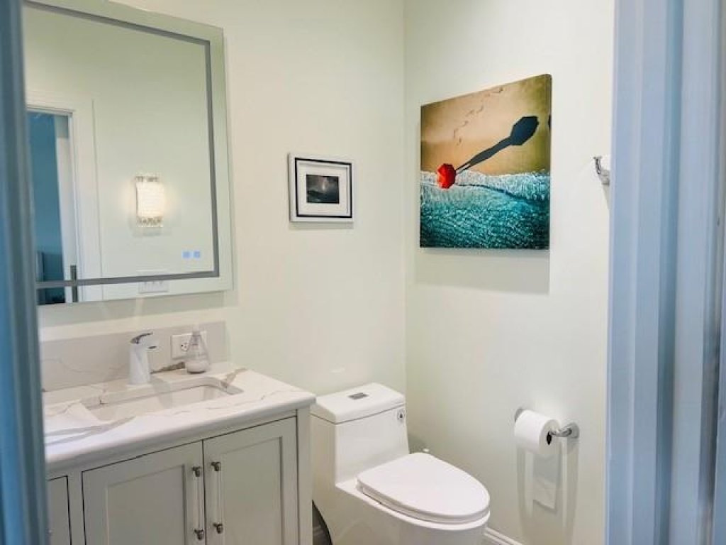 The Rainbow Connection / 165 Ocean Blvd East Vacation Rental in Holden Beach - RedAwning