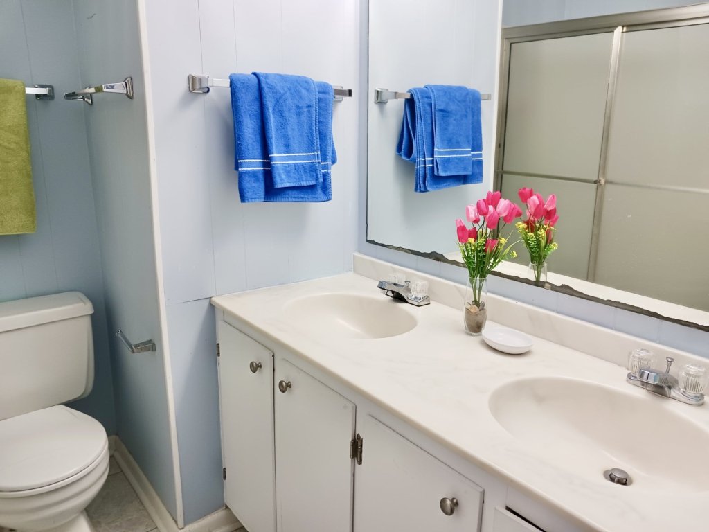 Westside / 837 Ocean Blvd West Vacation Rental in Holden Beach - RedAwning