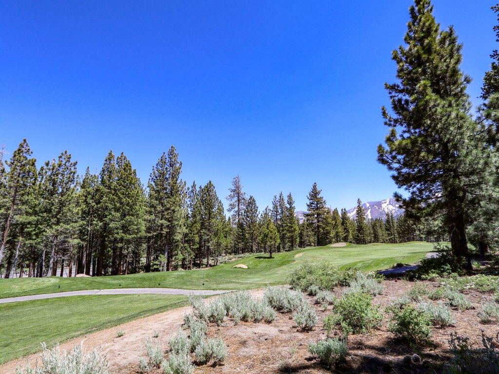 Graystone 2088 Elegant Large Mountain Home with Private Jacuzzi, Close to Eagle Lodge Vacation Rental in Mammoth Lakes - RedAwning