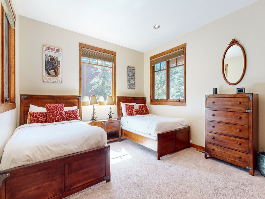 Graystone 2088 Elegant Large Mountain Home with Private Jacuzzi, Close to Eagle Lodge Vacation Rental in Mammoth Lakes - RedAwning