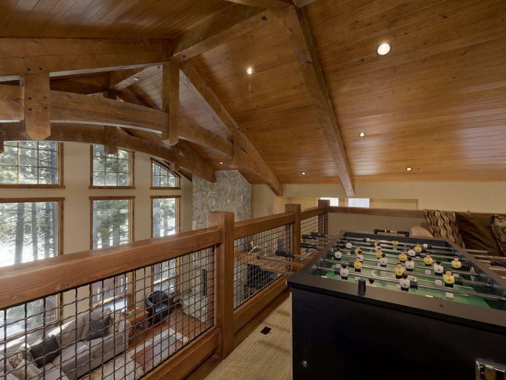 Stonegate 5 Large Luxury Home, Private Washer Dryer and Walk to the Village Vacation Rental in Mammoth Lakes - RedAwning