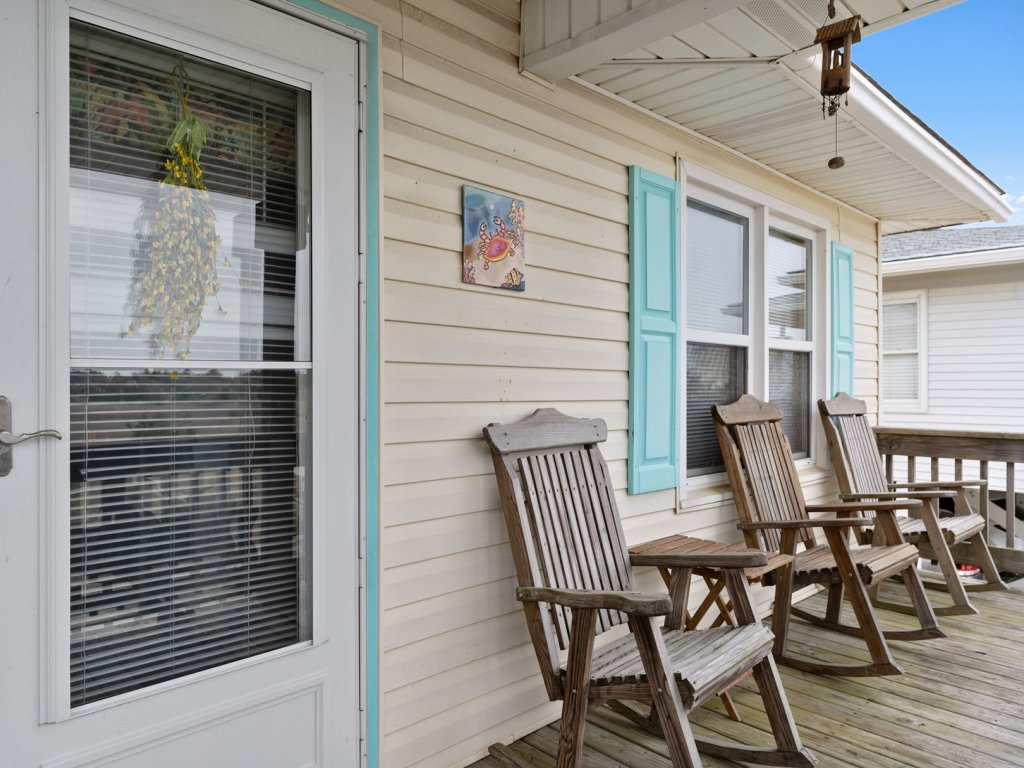 Yellow Bird / 505 Ocean Blvd West Vacation Rental in Holden Beach - RedAwning