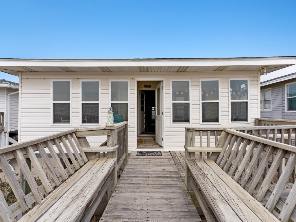 Yellow Bird / 505 Ocean Blvd West Vacation Rental in Holden Beach - RedAwning