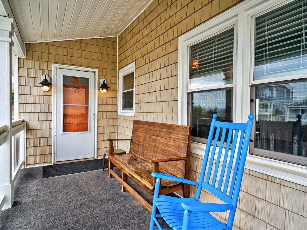 Heard the Waves / 969 Ocean Blvd West Vacation Rental in Holden Beach - RedAwning