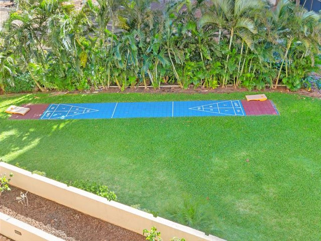Royal Kahana 220 2 Bedroom Condo Vacation Rental in Lahaina - RedAwning