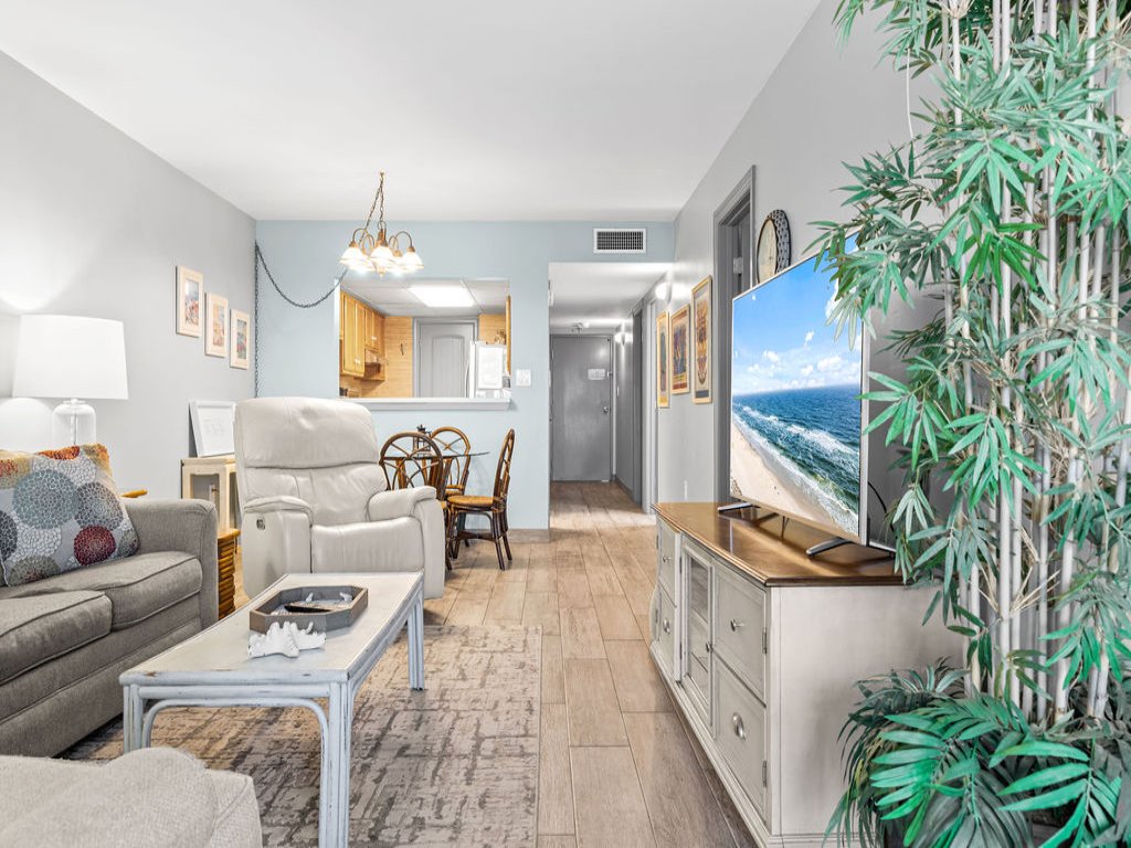 Gulf Tower 8B Vacation Rental in Gulf Shores - RedAwning