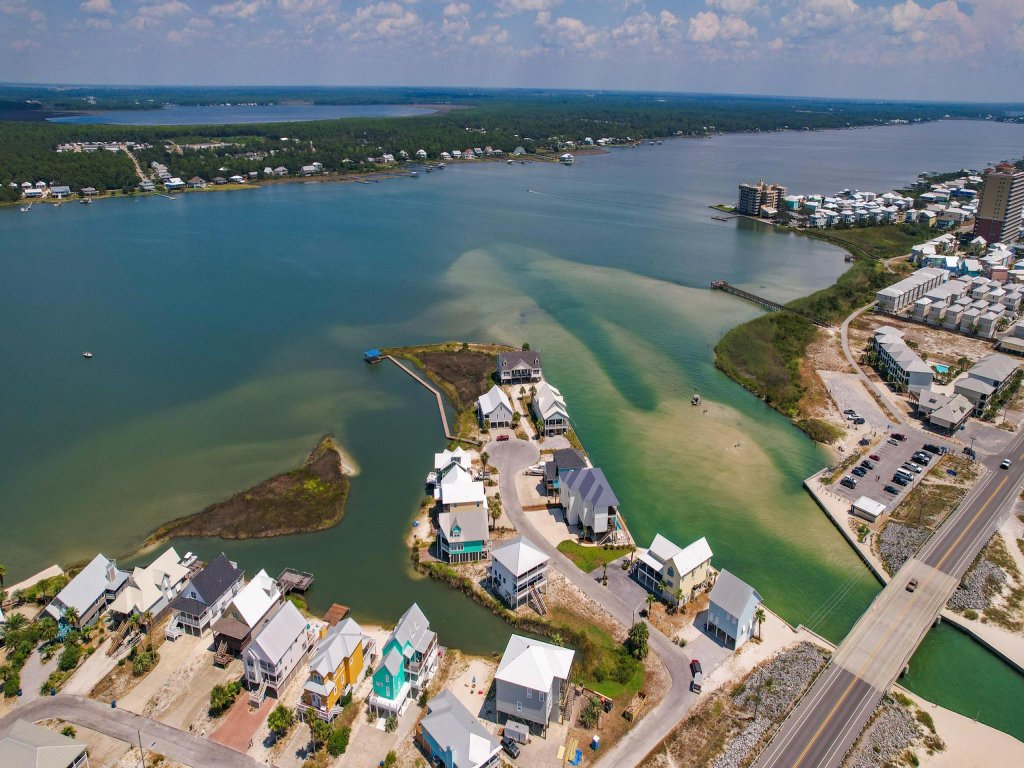 The Pelican Vacation Rental in Gulf Shores - RedAwning