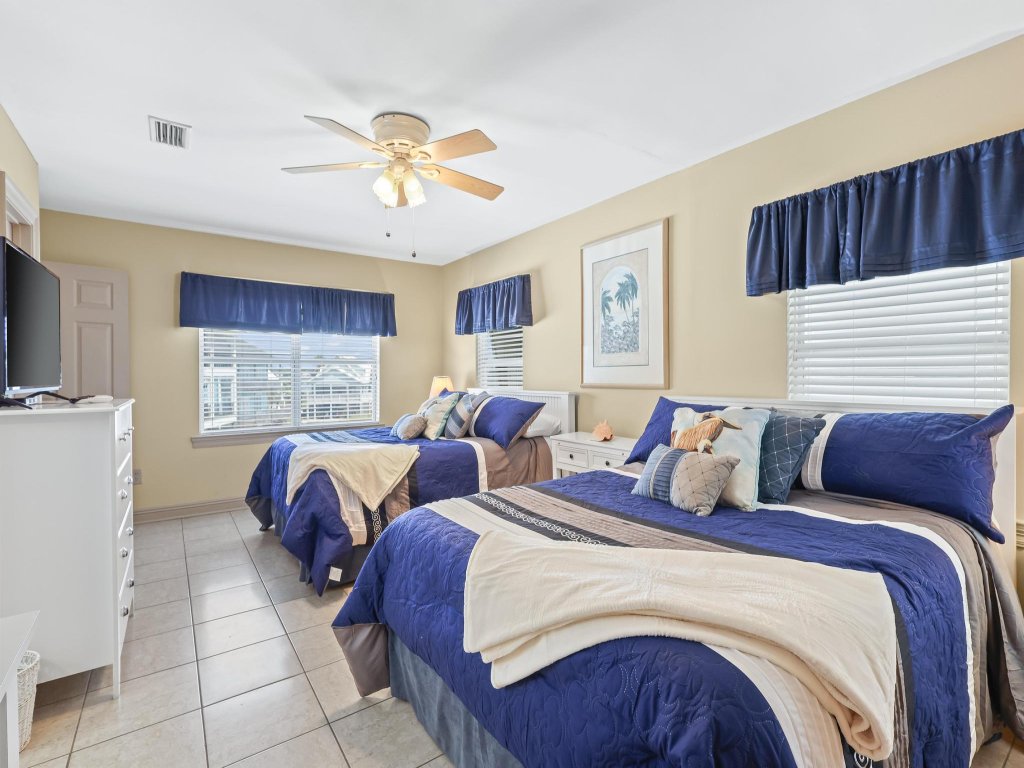 The Pelican Vacation Rental in Gulf Shores - RedAwning