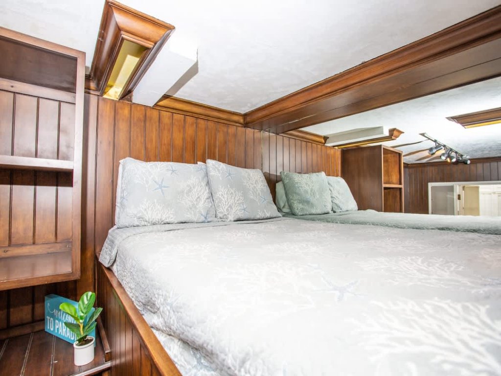  1002 E. Oceanfront | Biggest Oceanfront in Newport Sleeps 20 Vacation Rental in Newport Beach - RedAwning