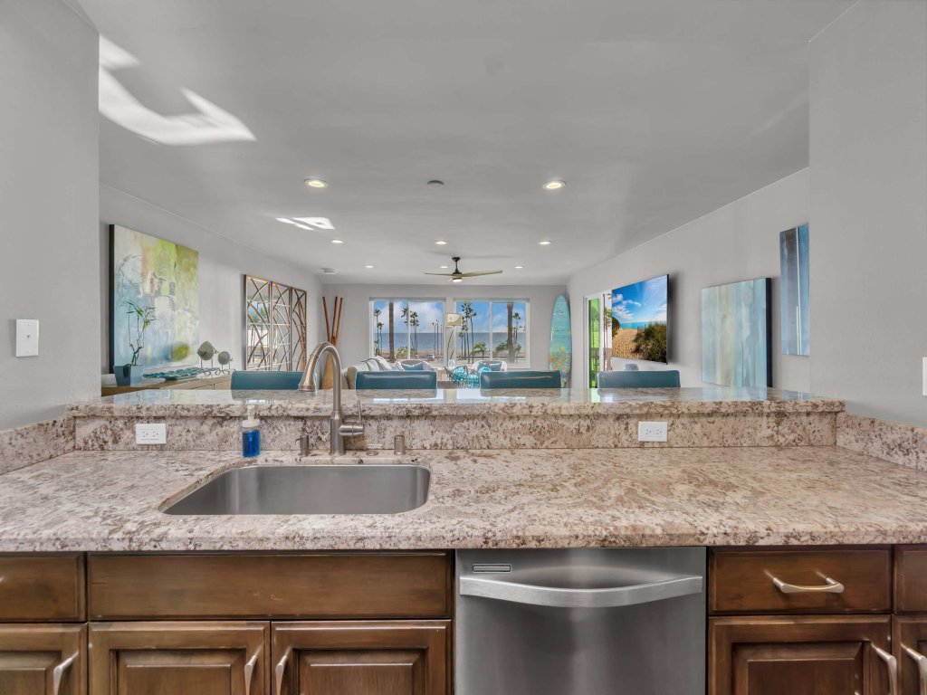 600 E Oceanfront 3G | Modern Penthouse Condo w/Ocean Views Vacation Rental in Newport Beach - RedAwning