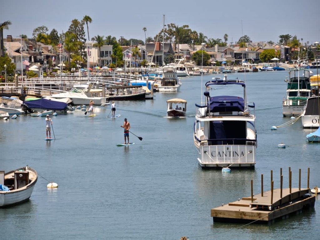 201 Ruby | Affordable Quaint Cottage Balboa Island Vacation Rental in Newport Beach - RedAwning