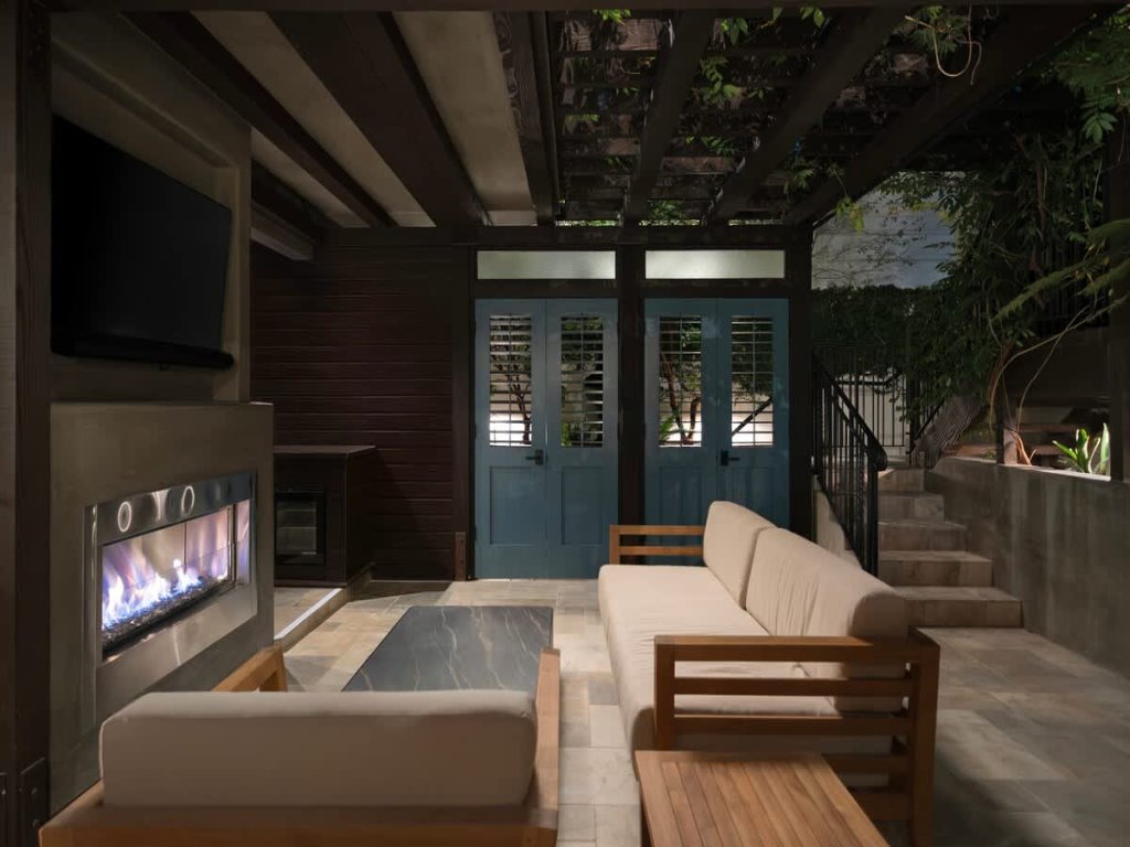 2204 Waterfront Drive | Luxury Coastal Escape Vacation Rental in Newport Beach - RedAwning