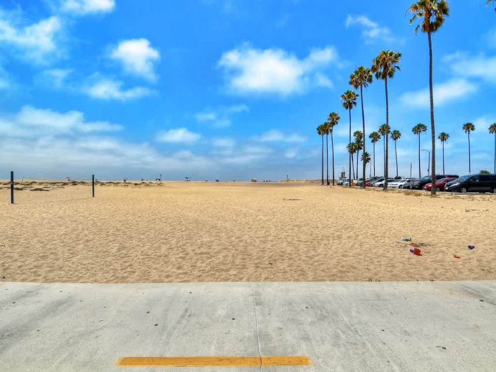 1005 E. Balboa A | Gorgeous Oceanfront w/ HUGE patio Vacation Rental in Newport Beach - RedAwning