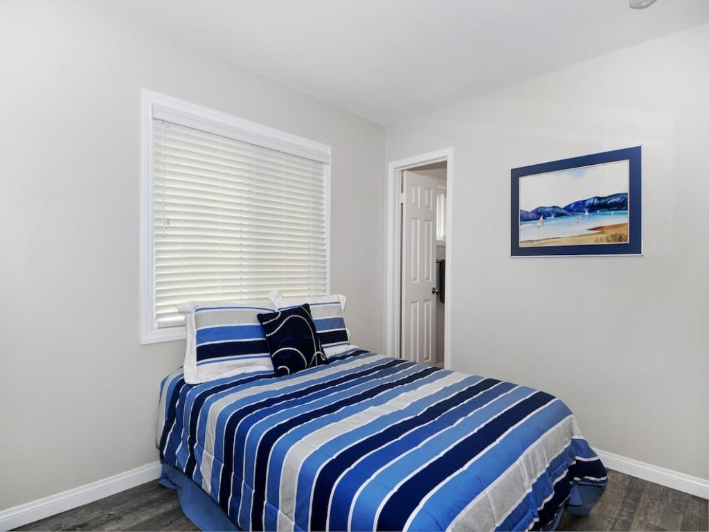 1005 E. Balboa A | Gorgeous Oceanfront w/ HUGE patio Vacation Rental in Newport Beach - RedAwning