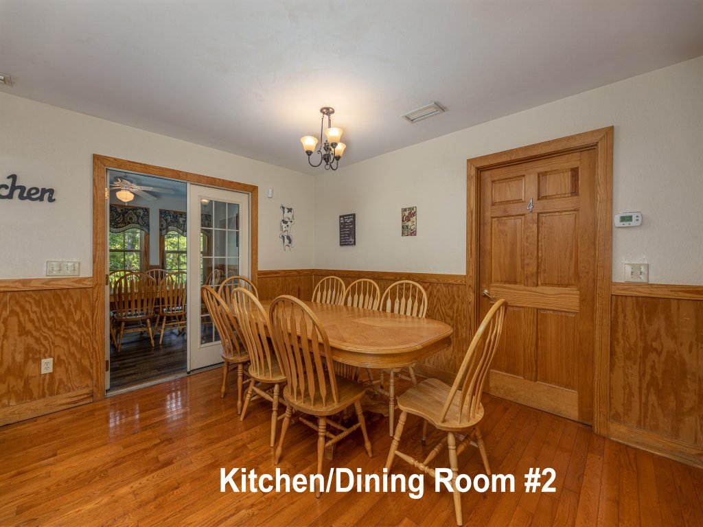 Enourmous Chalet for your perfect family Mountain Retreat Vacation Rental in Pigeon Forge - RedAwning