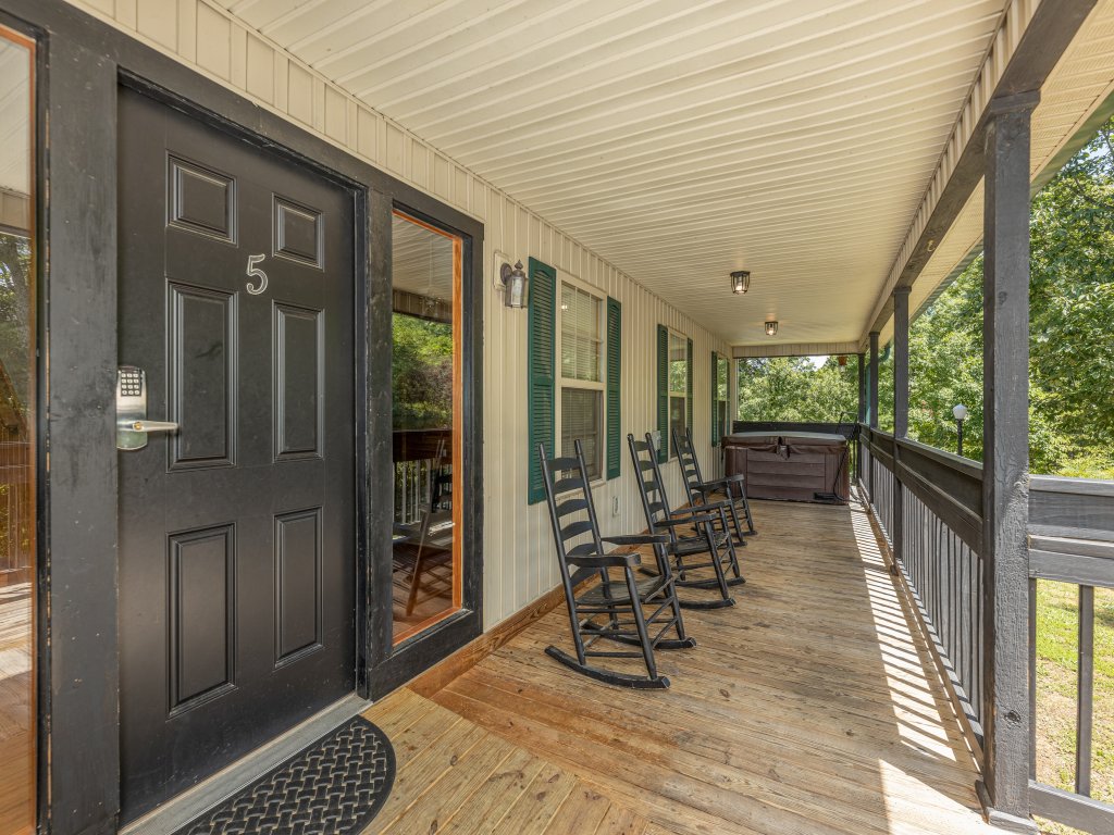 Enourmous Chalet for your perfect family Mountain Retreat Vacation Rental in Pigeon Forge - RedAwning
