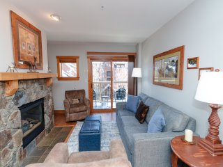 2296 Red Hawk Lodge