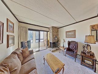 Comfortable 2 Bedroom Condo with Loft! Prime Location with Beautiful View! (Unit 406 at 1849)