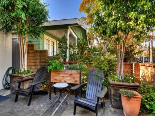 313 E bay A &amp; B | Balboa Cottage w/ Bay Views from Deck