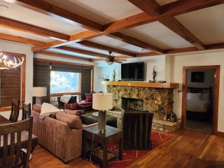 Scenic On-Mountain 2BR/2.5BA Bachelor Gulch-Ski in/Ski out - image