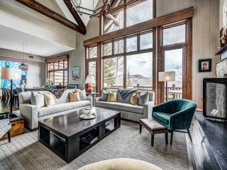 Luxury renovation! Ski-in/Ski-out 5 Br Private Townhome, Top of Bachelor Gulch - image