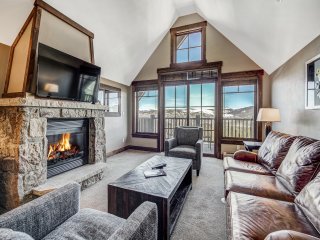 Premier 2Br Condo at the Base of Peak 7