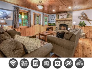 The Ranch Cabin on 6 Secluded Acres in the Great Smoky Mountains