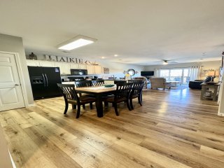 Walk-in level Vacation Condo B-6 Near Lake