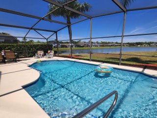 LKB4705AW 4 Bedroom villa in Lake Berkley