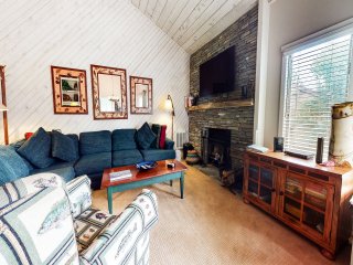 Snowcreek II 202 Remodeled, Light and Bright Condo with Washer Dryer