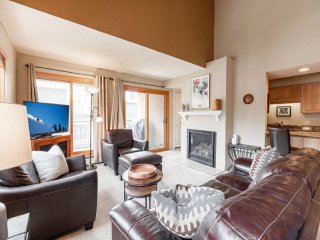 Condo with Pool &amp; Hot Tubs, Free Shuttle