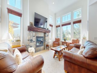 Juniper Crest 26 Large Townhouse, Private Jacuzzi and Walk to Eagle Lodge
