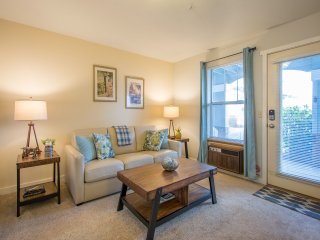 Comfortable 09 Lodge Condo Minutes Away from Downtown Hood River