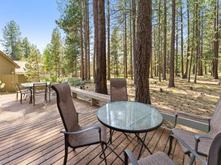 2 Landrise Pet-Friendly Home with Bikes to Use