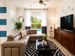 Stunning Vacation Villa with all the Amenities! Across from Clubhouse, Gameroom