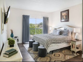 Smoky Mountains 610 3BD Condo with Fireplace and Jacuzzi Tub