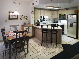City View 410 3BD Condo with Private Balcony