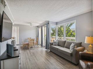 SPC 1030 is a 1 BR that sleeps 4 with beach access