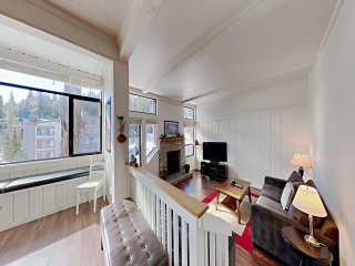 Spacious 2 Bedroom Home with Pool, 3 Hot Tubs, Sauna! (Unit 513 at 1849)