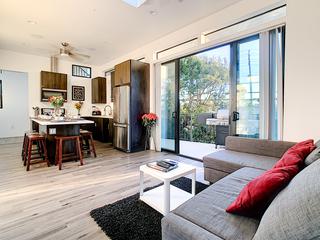 2nd Story Masterpiece in Venice Beach-Sleeps 5