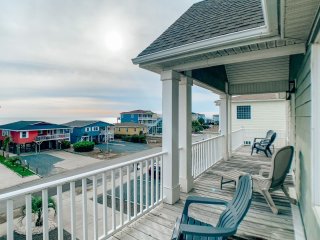 A Beach to Remember / 716 Ocean Blvd West