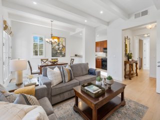 (H90) Newly Remodeled Single Story Townhome near Fountain