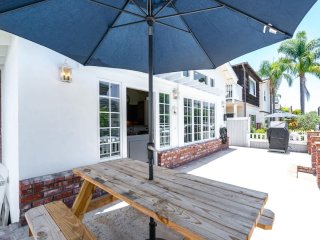 210 Opal Ave A | Quintessential Balboa Island Gem