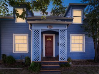 The Old Downtown Historic Grand Prairie House