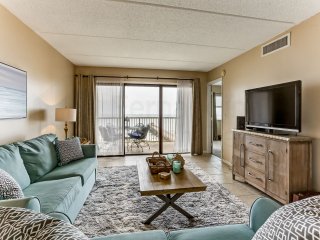 Comfy Upper Unit Condo to Enjoy the Beach or the Fishing - image
