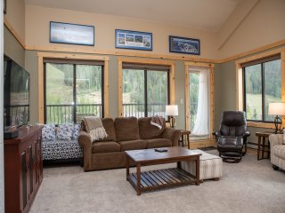 2800 Slopeside